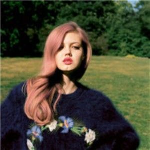 Meet your Posher, Lara